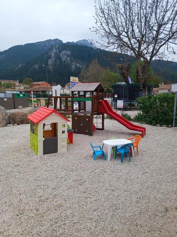 Camping Les Lavandes, Castellane Exterior foto